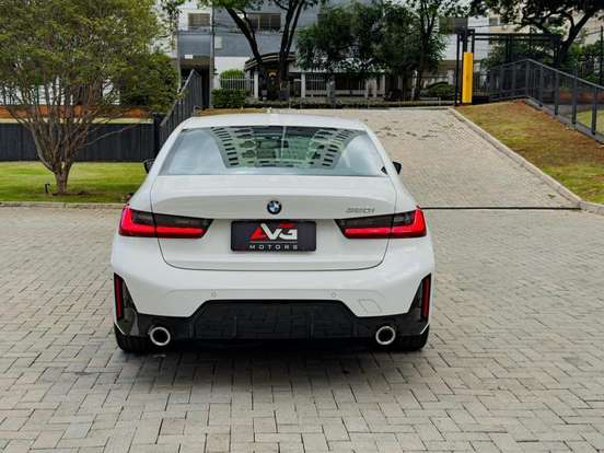 BMW-320i-2024