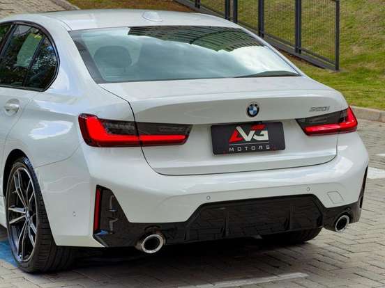BMW-320i-2.0 16V TURBO FLEX M SPORT AUTOMÁTICO BMW-320i-2024