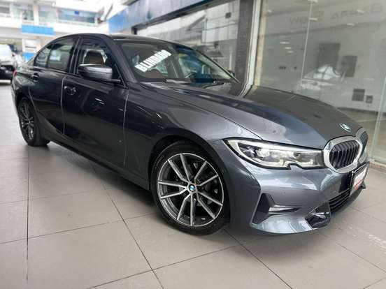 BMW-320i-2022