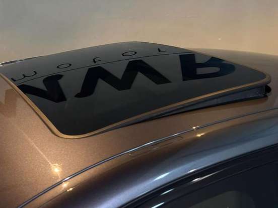 BMW-320i-2021