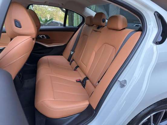 BMW-320i-2025