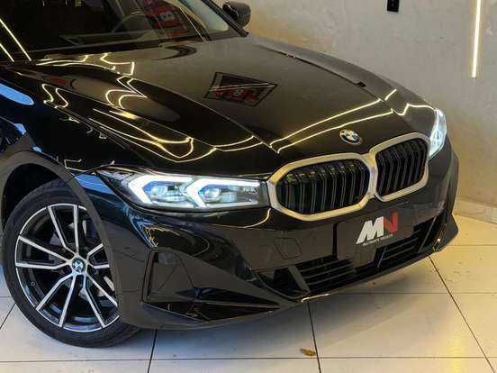 BMW-320i-2023