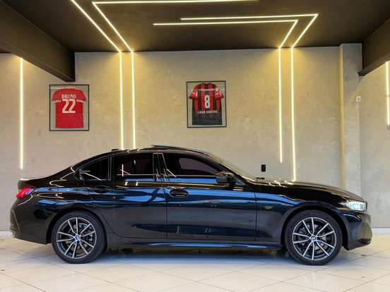BMW-320i-2023