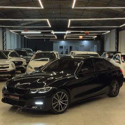BMW-320i-2022