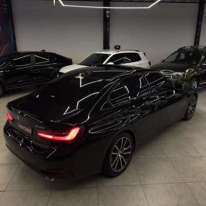 BMW-320i-2022