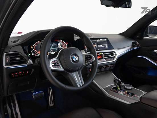 BMW-320i-2020
