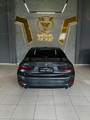 BMW-320i-2020