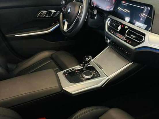 BMW-320i-2.0 16V TURBO GASOLINA M SPORT AUTOMÁTICO BMW-320i-2020