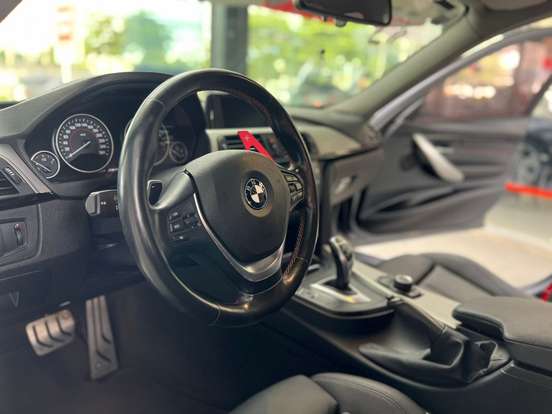 BMW-320i-2017