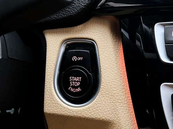 BMW-320i-2.0 SPORT 16V TURBO ACTIVE FLEX 4P AUTOMÁTICO BMW-320i-2017