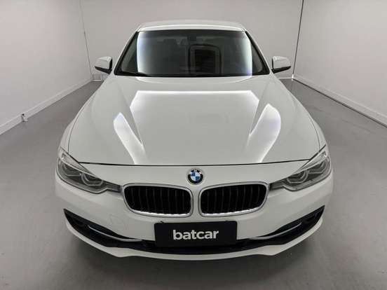 BMW-320i-2016
