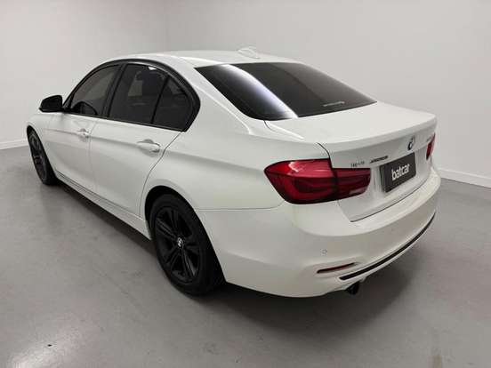 BMW-320i-2016