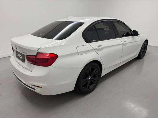 BMW-320i-2016