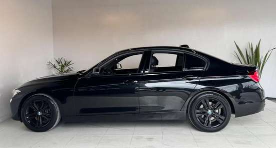 BMW-320i-2018