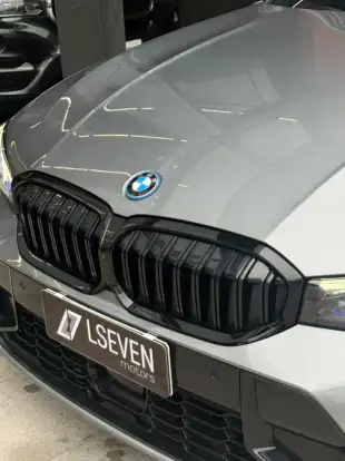 BMW-330e-2024