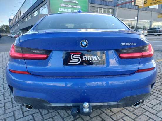 BMW-330e-2022