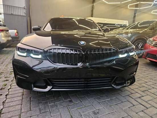 BMW-330i-2019