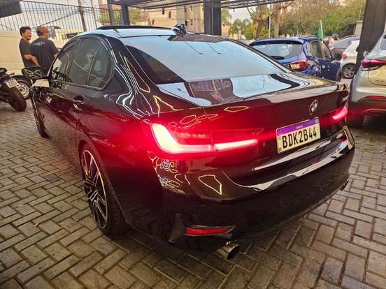 BMW-330i-2019