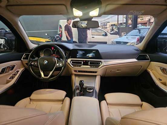 BMW-330i-2019