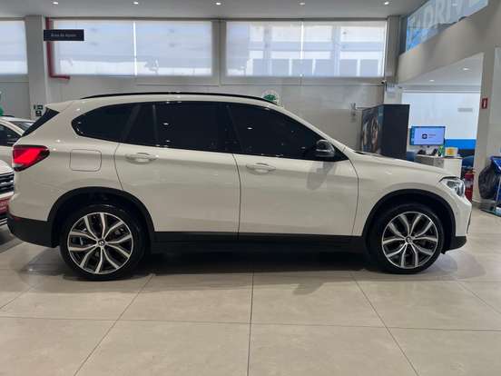 BMW-X1-2022