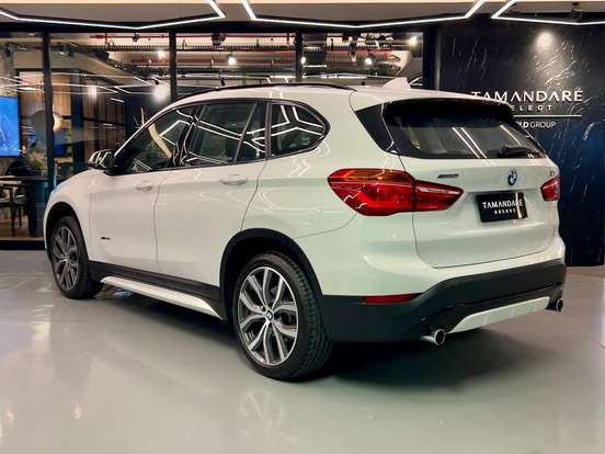BMW-X1-2017