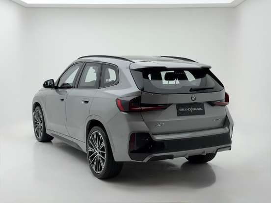 BMW-X1-2024