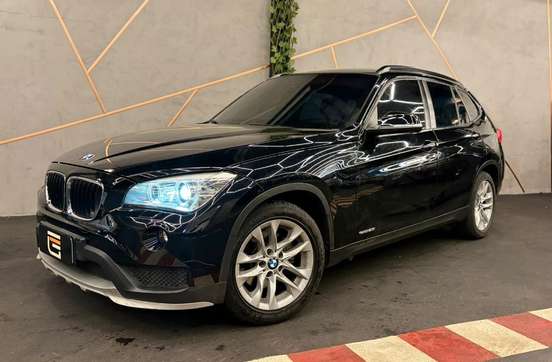 BMW-X1-2.0 20I 4X2 16V FLEX 4P AUTOMÁTICO BMW-X1-2015