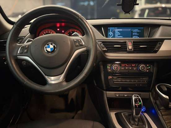 BMW-X1-2.0 20I 4X2 16V FLEX 4P AUTOMÁTICO BMW-X1-2015