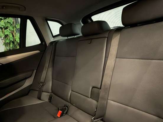 BMW-X1-2.0 20I 4X2 16V FLEX 4P AUTOMÁTICO BMW-X1-2015