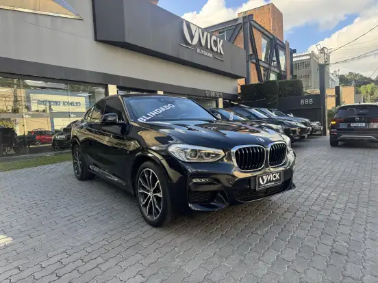 BMW-X4-2021