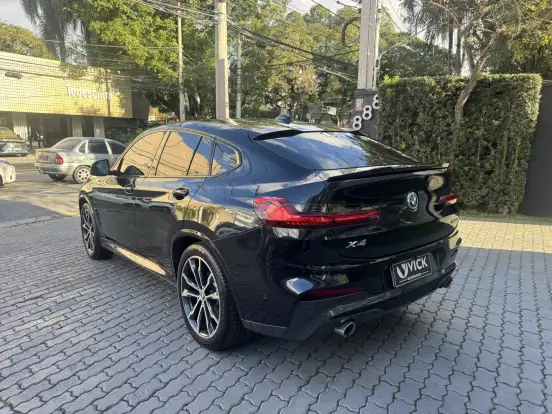 BMW-X4-2021