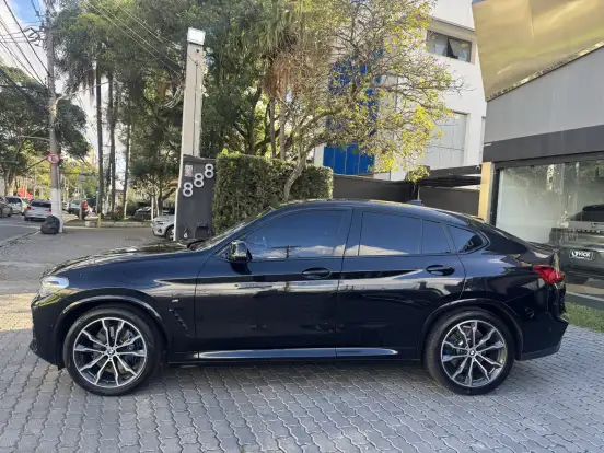 BMW-X4-2021