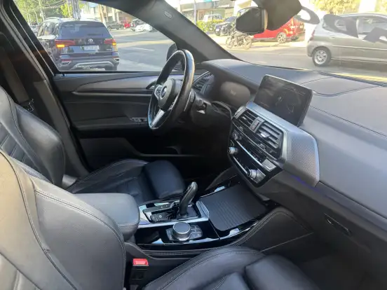 BMW-X4-2021