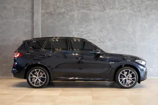 BMW-X5-2021