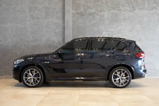 BMW-X5-2021