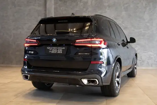 BMW-X5-2021