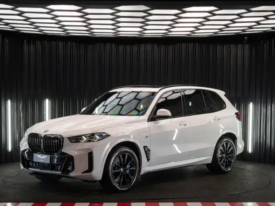 BMW-X5-3.0 I6 TURBO HÍBRIDO XDRIVE50E M SPORT AUTOMÁTICO BMW-X5-2023