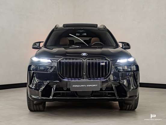 BMW-X7-2024