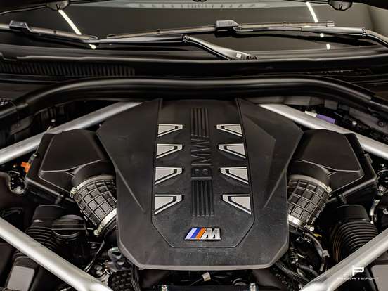 BMW-X7-4.4 V8 GASOLINA M60i STEPTRONIC BMW-X7-2024