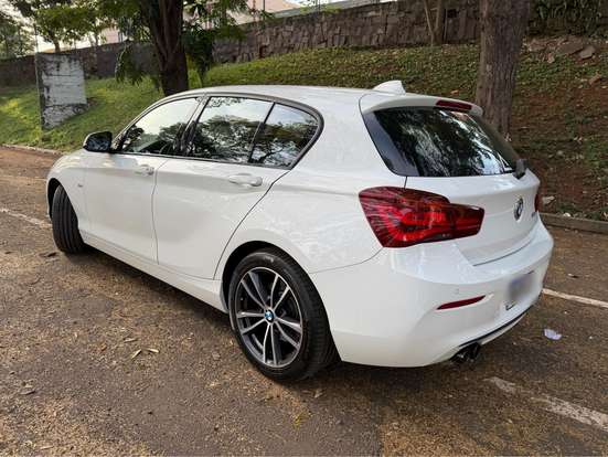 BMW-120i-2018