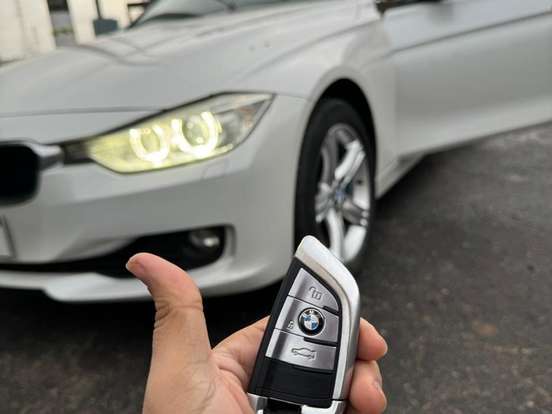 BMW-320i-2.0 16V TURBO ACTIVE FLEX 4P AUTOMÁTICO BMW-320i-2014