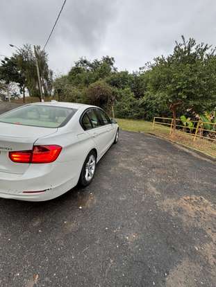 BMW-320i-2014