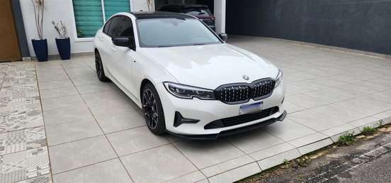 BMW-320i-2021