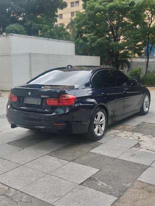 BMW-320i-2012
