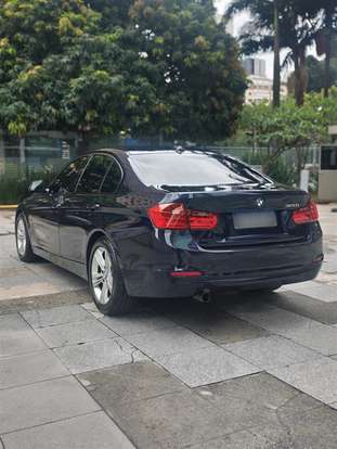 BMW-320i-2012