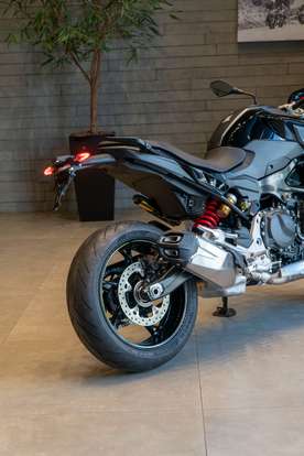 BMW-F 900 R-2025