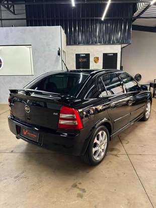 CHEVROLET-ASTRA-2011