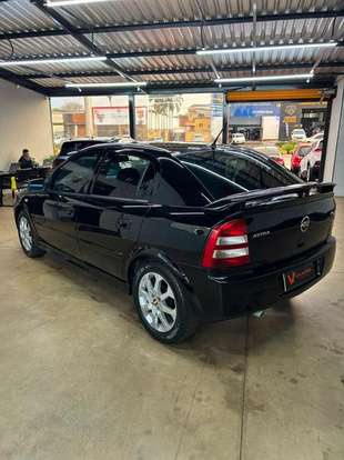 CHEVROLET-ASTRA-2011