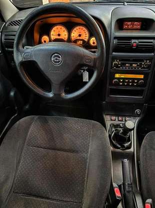 CHEVROLET-ASTRA-2011