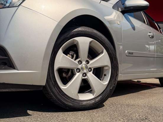 CHEVROLET-CRUZE-2013